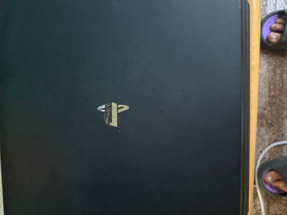 Пс4 про в харошом состояние