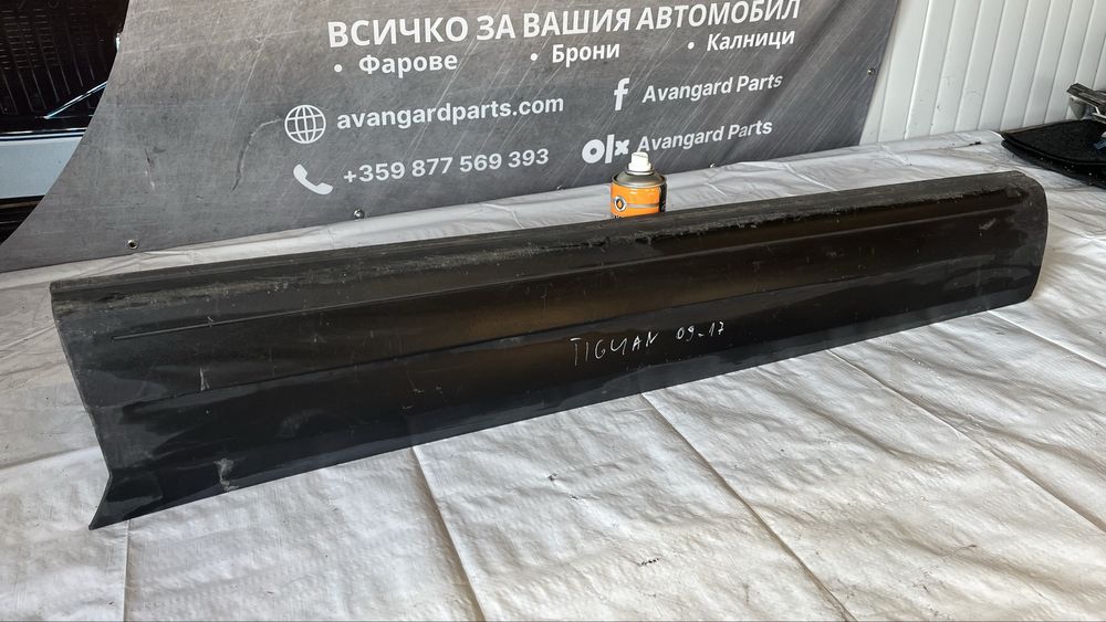 Декоративна лайстна за предна лява врата VW Tiguan 2009-2017