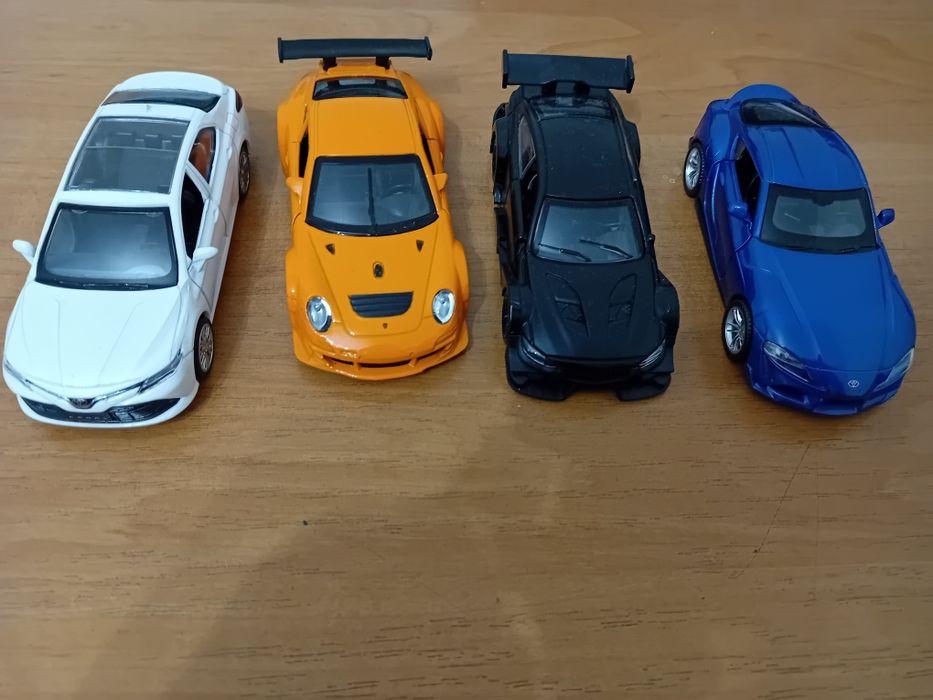 Игрушечные машинки