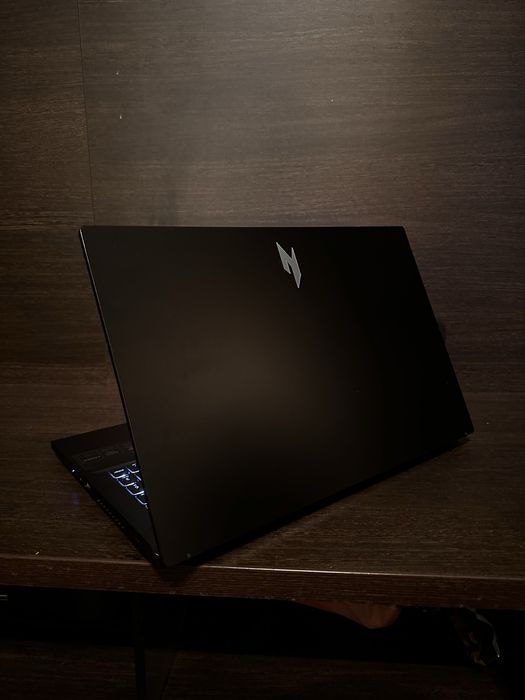 Acer nitro V15  в идеальном состоянии