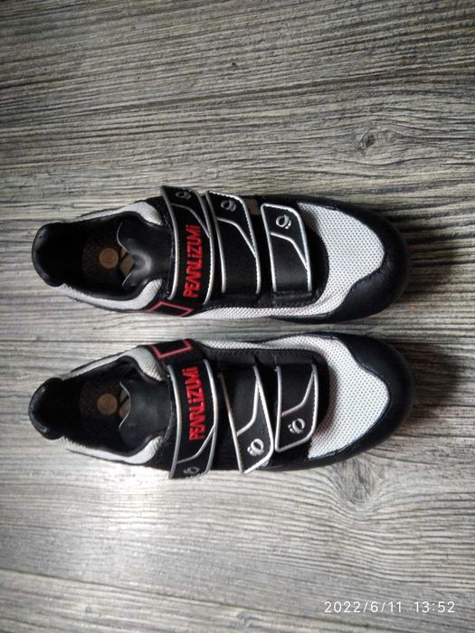 Продавам обувки за МТБ колоездене Pearllzumi