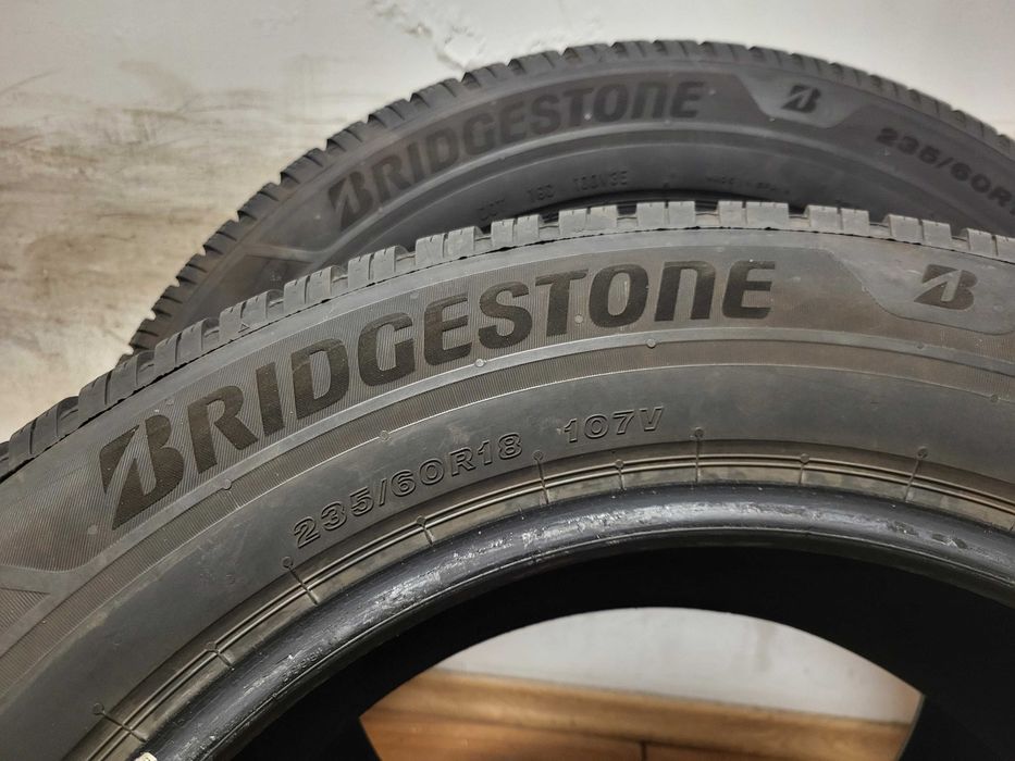 235/60/18 Bridgestone 2024 г. / зимни гуми