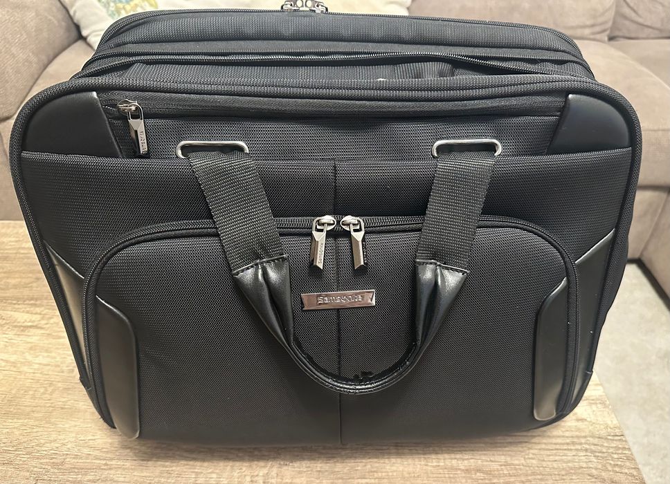 Geantă leptop premium Samsonite XBR
Bailhandle 3C Expandable 15.6