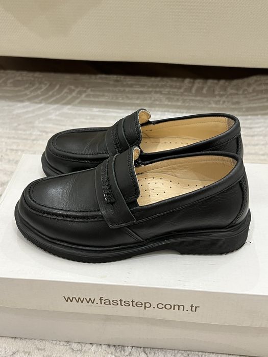 Продам детские туфли