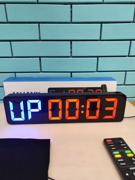 Gym Timer 15" – Дигитален LED стенен часовник с таймер и дистанционно