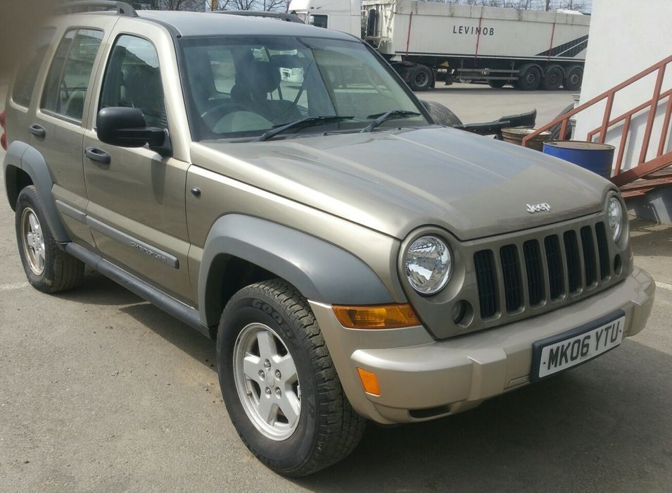 Dezmembrez jeep cherokee kj '02-'08 toate motorizarile!