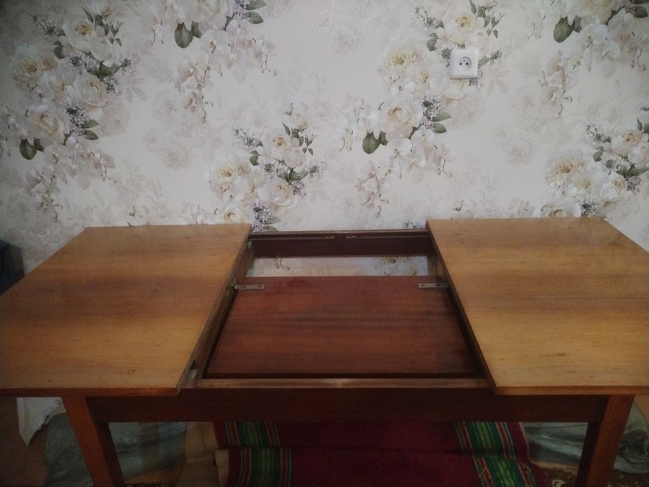 Продам      стол