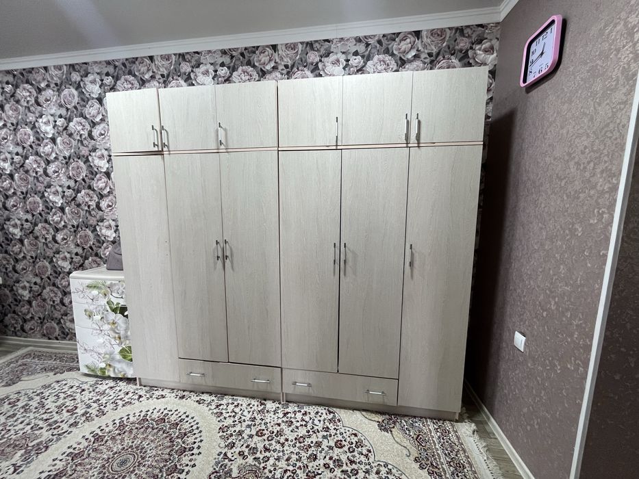Детская кровать и шкаф