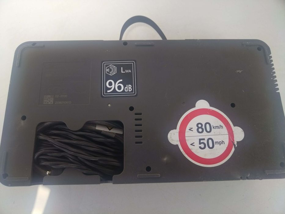 Немски компресор за автомобил
PSA.  ACTIVE TOOLS  12V  15A. 180W
Pmax = 620kPa = 6.2bar = 90psi
T nom = 15min / ниво на шум 96dB 
Внос от Германия 
Из