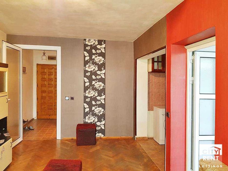 Дава се под наем Двустаен апартамент в Велико Търново, Център - 65 кв.м за 260 € - Снимка #2