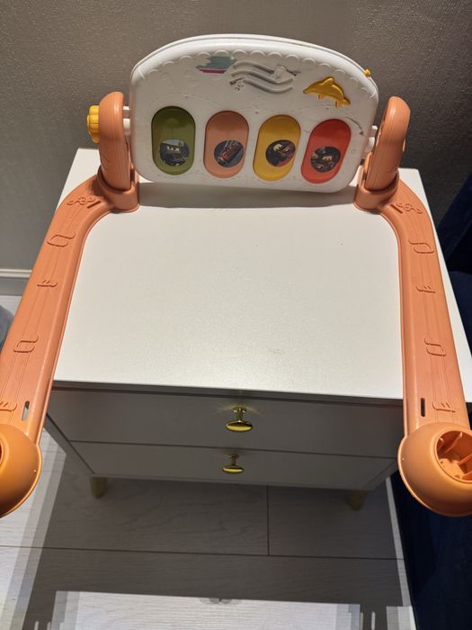 Продается развивающая игрушка музыкальная