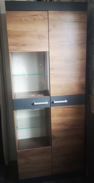 3 броя шкафове за хол