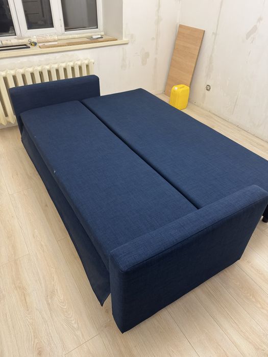 Диван ИКЕЯ синего цвета