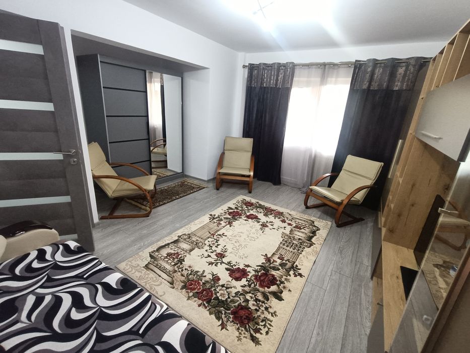 Proprietar închiriez ap. 2 camere, central,  renovat complet, centrala pe gaz și aer condiționat