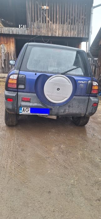 Vând Toyota Rav 4 4×4
