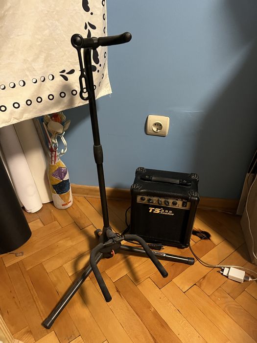 Електрическа китара + усилвател с дисторшън