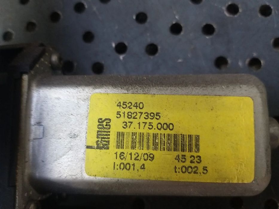 Macara motoras dreapta spate fiat bravo 2 198 51827395