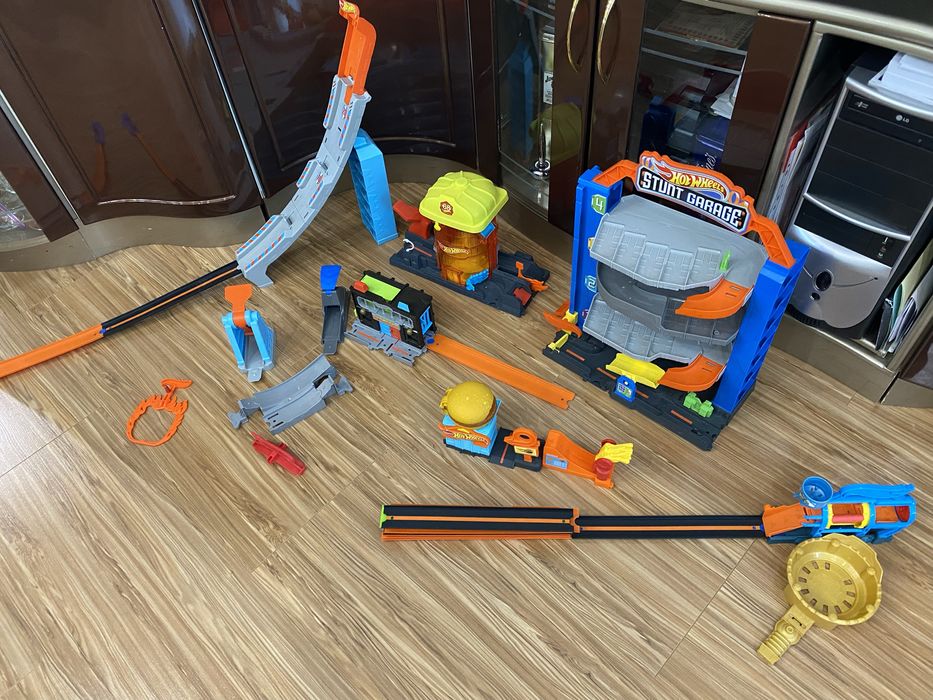 Писта и аксесоари hotweels