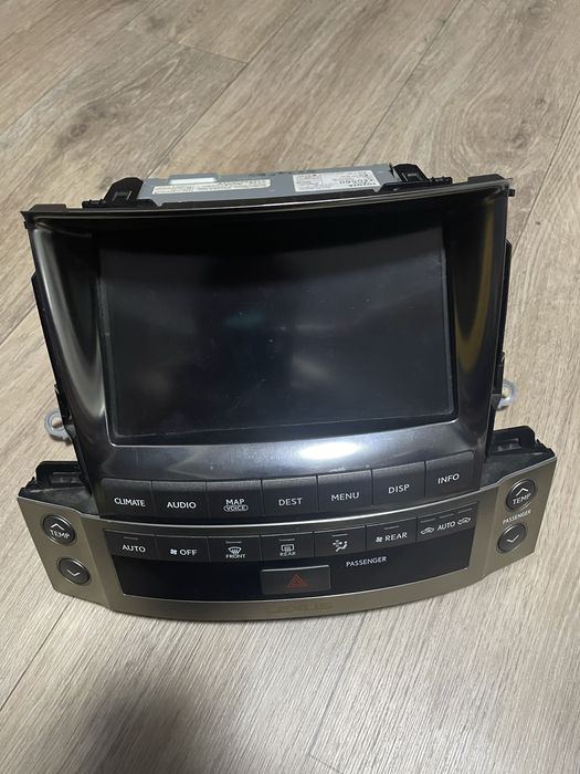 Монитор дисплей Lexus LX570 мультимедиа