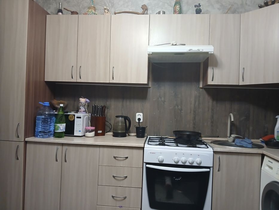 Продам кухню угловую