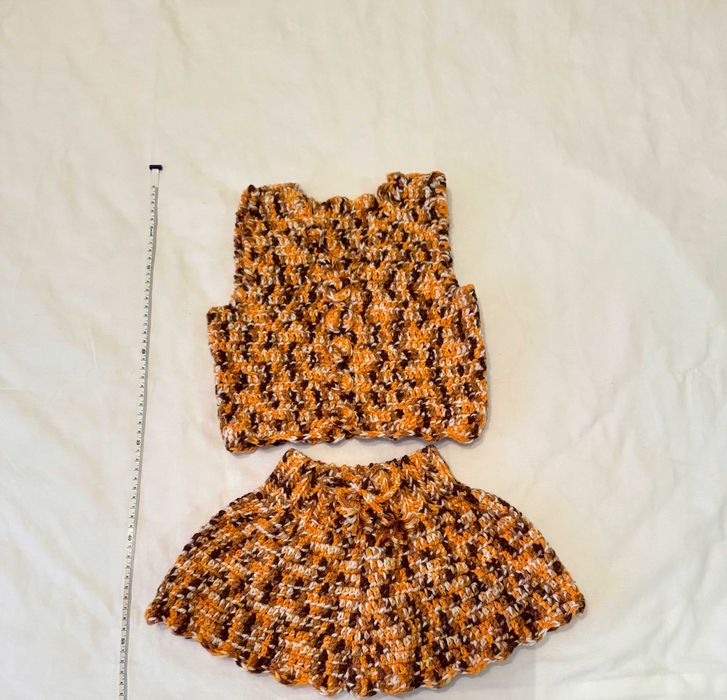 Set crosetat cu fustita si vesta, pentru fetite