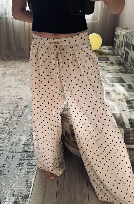 Щелковые брюки с защипами Mango