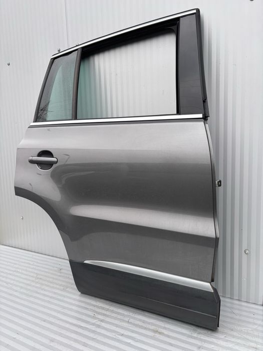 Usa dr spate vw Tiguan 5N Facelift cod de culoare LD7R 2012-2015