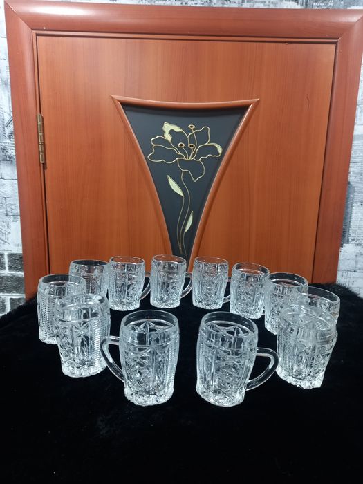 Бокалы хрустальные.