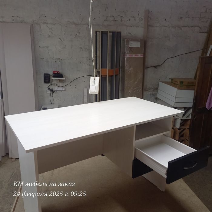 Распродажа Стол письменный