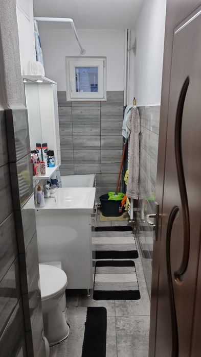 Vând apartament cu 2 camere - Mai multe