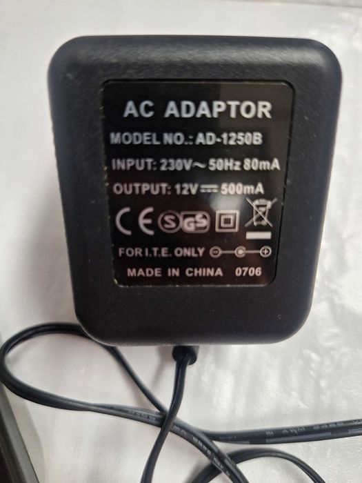 Incarcator de baterii EC-568