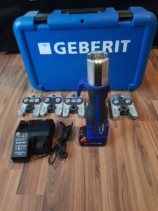 Presă de sertizat Geberit ACO 203plus