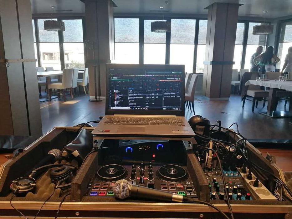 Твърд кейс за DJ музикант