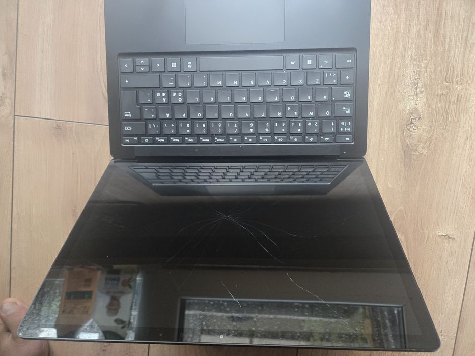 Microsoft Surface Touchscreen Laptop AMD Ryzen 5 16gb RAM SSD 256GB
