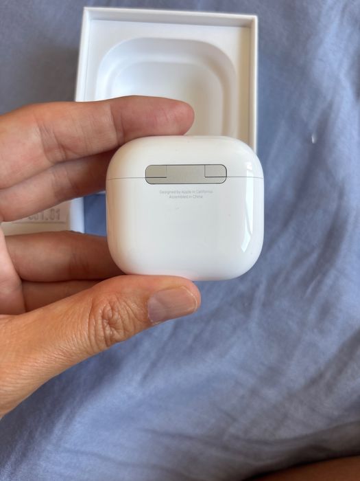 Apple AirPods 4 ANC