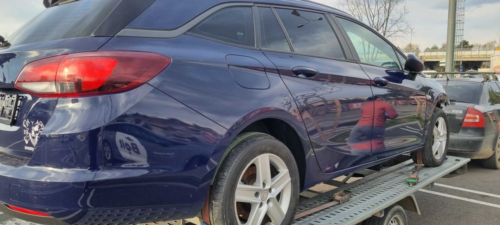 Dezmembrez Opel Astra K 2015 - 2021