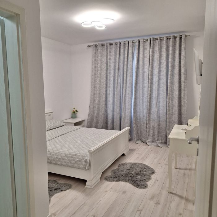 Inchiriez Casa superba