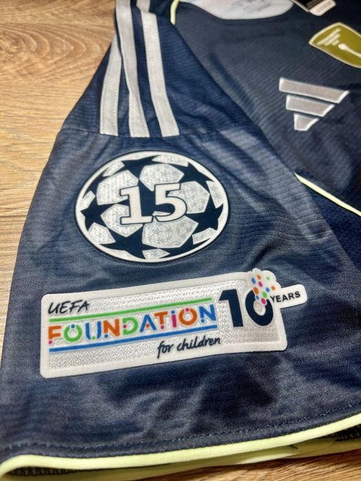 Екип на Реал Мадрид с Вини, Мбапе и Белингам