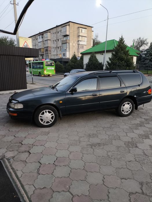 Тойота Камри универсал