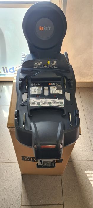 Stokke izi go besafe столче за кола и база изофикс