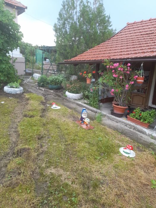 Casă de vânzare!