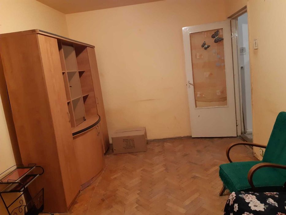 Vand apartament 2 camere Pta Dacia Et 2/4