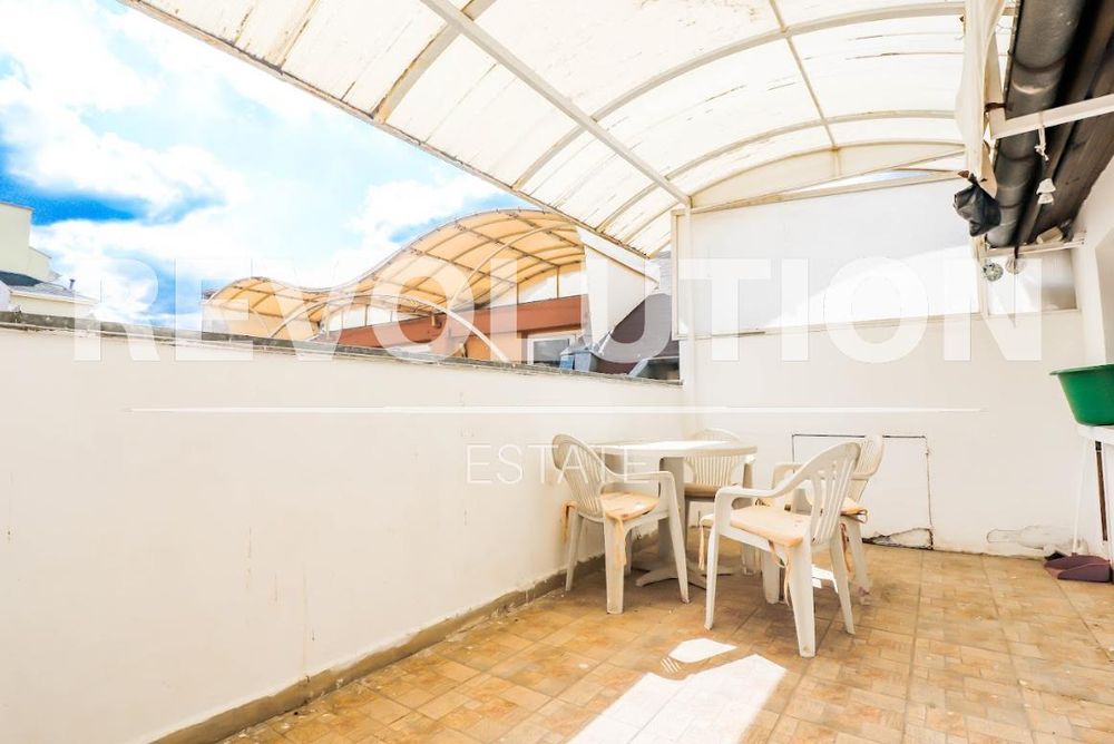 Дава се под наем Етаж от къща в Варна, Център - 75 кв.м за 508.47 € - Снимка #6