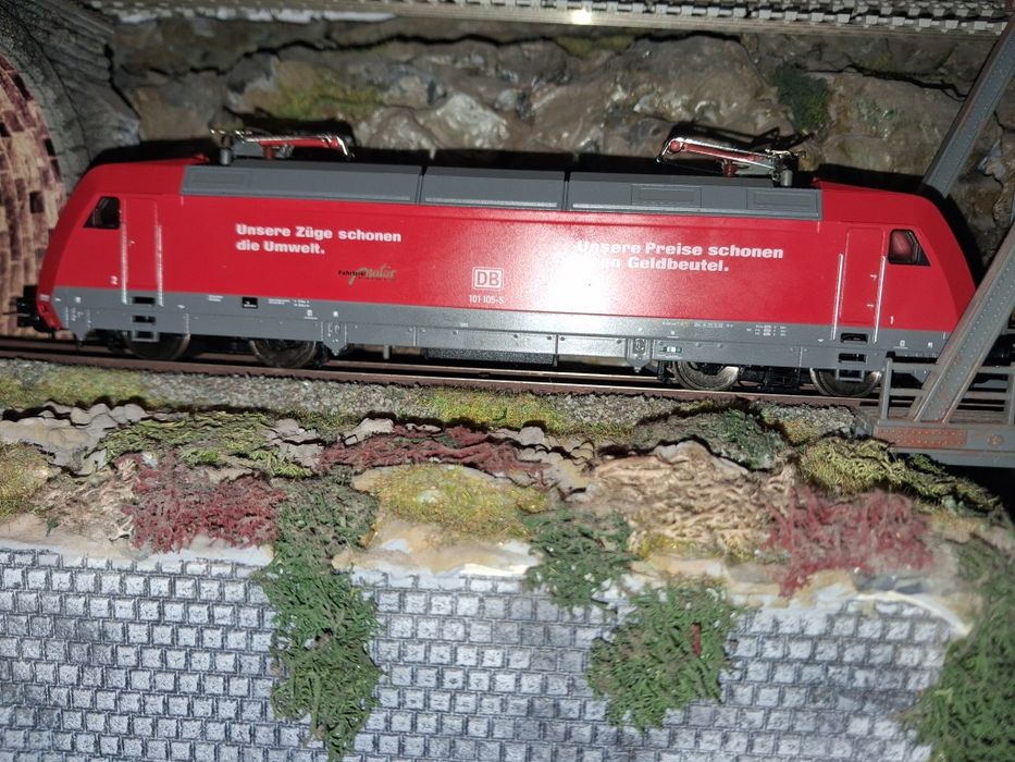 Locomotiva piko BR101 scara H0

Tractiune integrala pe toate axele
Mot