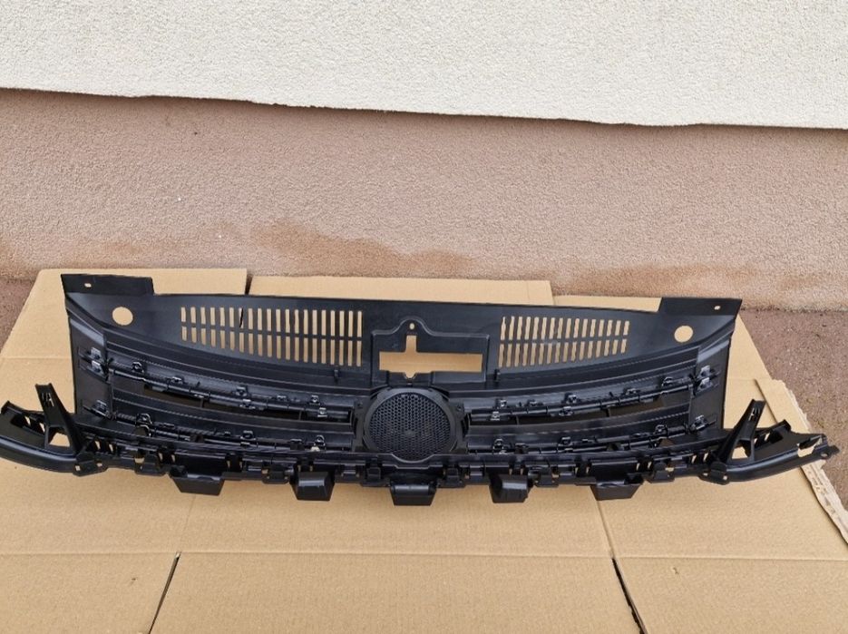 Grila centrala Vw Tiguan facelift 2011-2016 NOUA AM