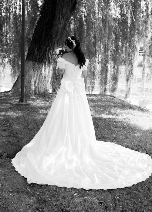 Vând rochie de mireasa vintage M/L + trenă 2m