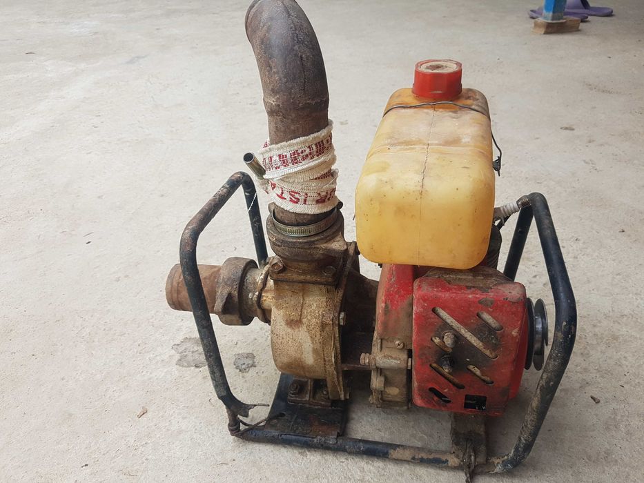 Suv nasos eski lekin ishlaydi kami bor