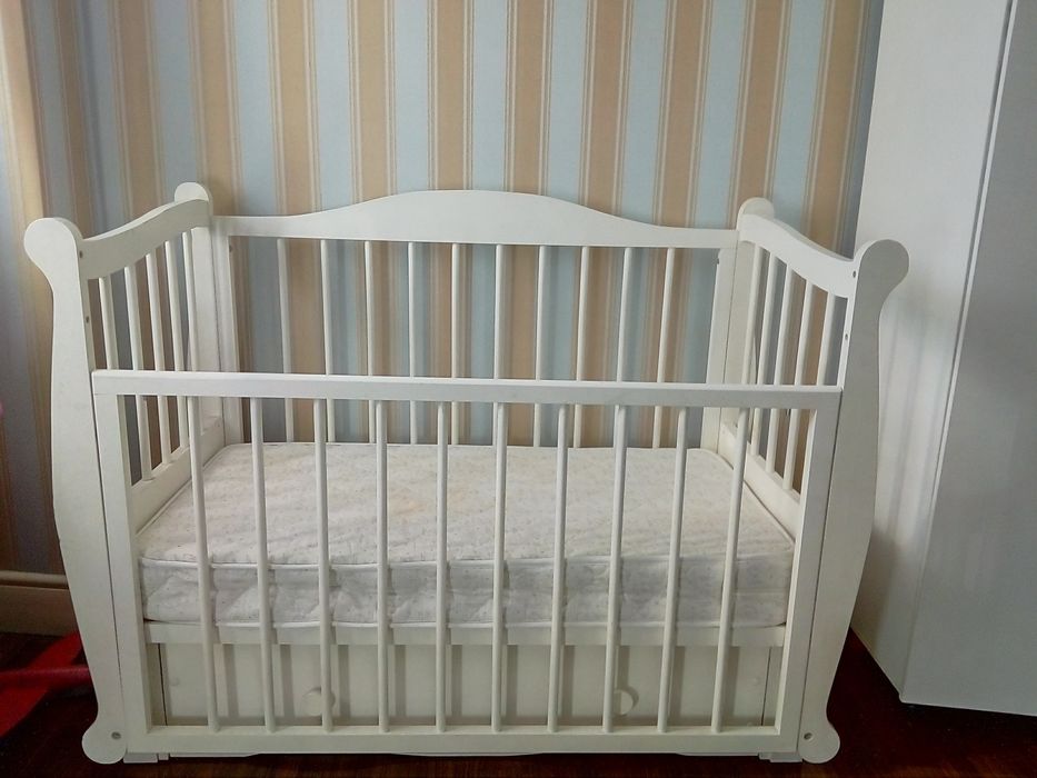 Детская кровать / манеж дерево обмен