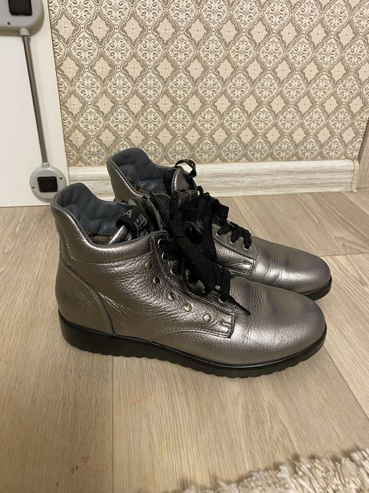 Ботинки 36-37 размер