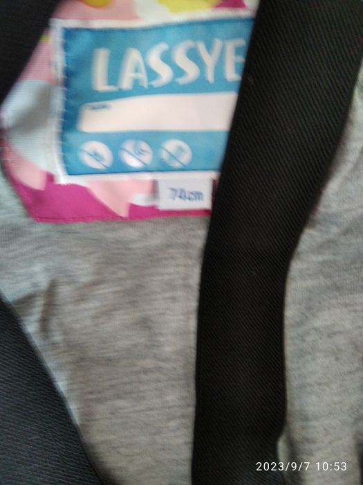 Продам детские куртки